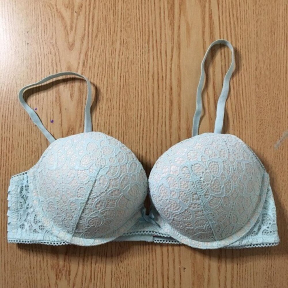 Womens Victorias Secret Lacey Padded Push Up Bra Light Blue size 36B